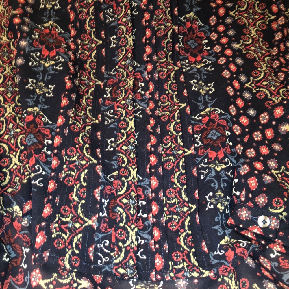 blouse - Picture 3 of 3